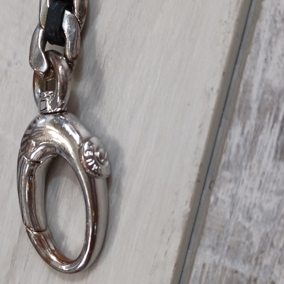 Henri Bendel Link Neclace - Picture 4 of 10